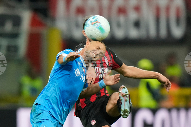 Полузащитникът на Наполи Станислав Лоботка отново получи контузия