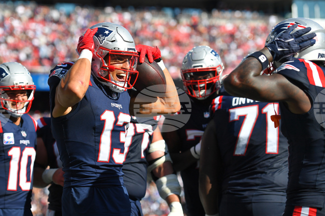 APTOPIX Panthers Patriots Football