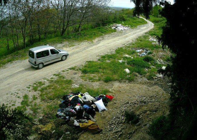 Община Стара Загора: Само 3 нарушения на общински наредби в Стара Загора, но замърсиха поляна в близост до с. Хрищени