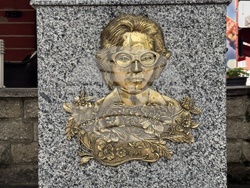 Казанлък - паметна плоча - Петя Павлович