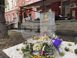 Казанлък - паметна плоча - Петя Павлович