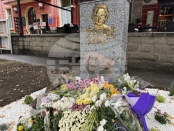 Казанлък - паметна плоча - Петя Павлович