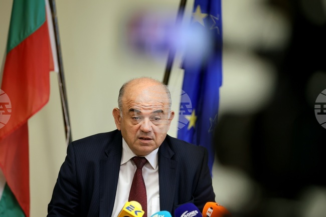 Цената на потребителската кошница запазва стойността си от 97 лева, съобщи председателят на ДКСБТ Владимир Иванов