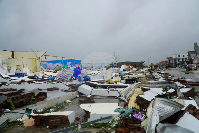 Броят на жертвите на тайфуна "Буалой" във Виетнам достигна 26; 30 души са в неизвестност