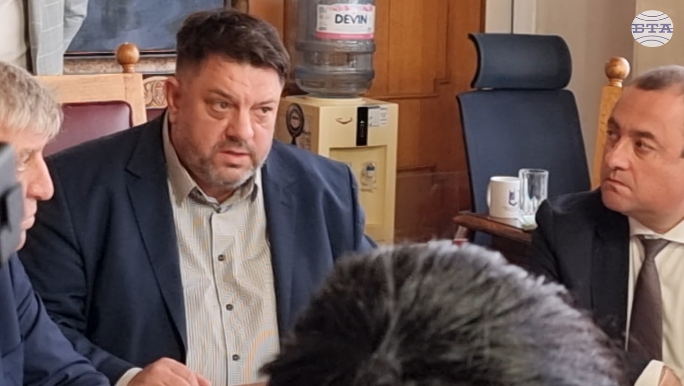 Режим на водата във Велико Търново и областта няма да има, каза вицепремиерът Атанас Зафиров