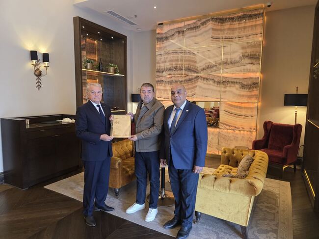 Румен Петков удостоен с плакет от Хашемитското кралство Йордания за принос за взаимоотношенията с държавите от арабския свят