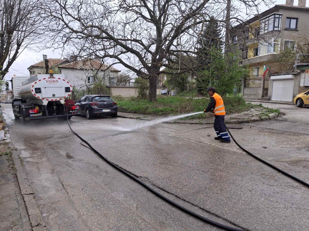 7065 километра улични участъци в Шумен са измити в периода от март до август 2025 г.