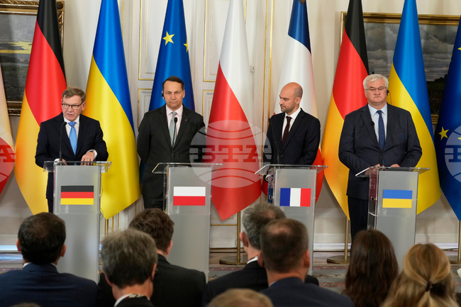 Европейски външни министри отдадоха почит на "несломимия дух" на Украйна