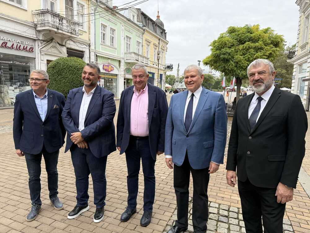 ОА Русе: Евродепутатът от Европейската народна партия Илия Лазаров с информационен център в Русе