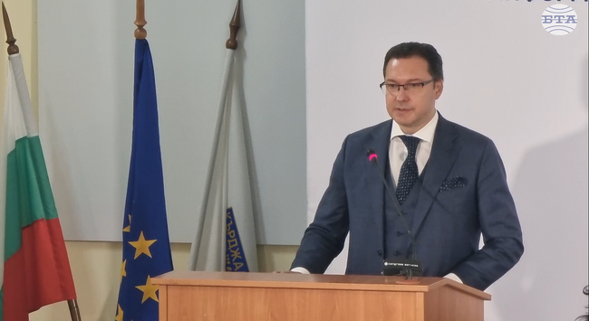 Общо 155 досъдебни производства за хакерски атаки и измами в интернет във връзка с въвеждане на еврото са образувани от началото на годината, каза министър Митов в Кърджали