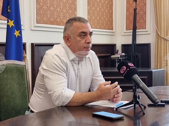 Асфалтирането на кв. "Речица" може да започне още през октомври, увери кметът на Сливен Стефан Радев