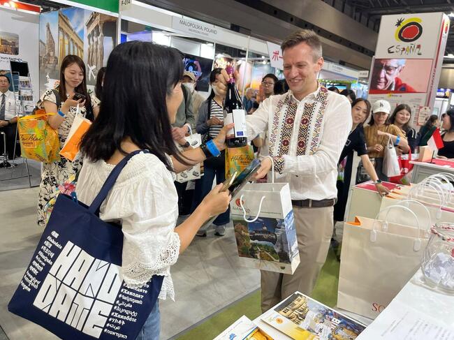 Участието на България в Tourism Expo Japan 2025 е стратегическа стъпка за разширяване на нашето присъствие на този далечен пазар, заяви министърът на туризма