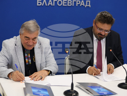 Национален пресклуб на БТА Благоевград - БТА -  Колеж по туризъм-Благоевград - договор за сътрудничество