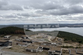 Село Горни Окол - комплекс „Окол Лейк парк“