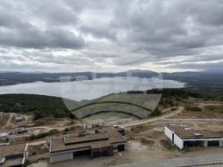 Село Горни Окол - комплекс „Окол Лейк парк“