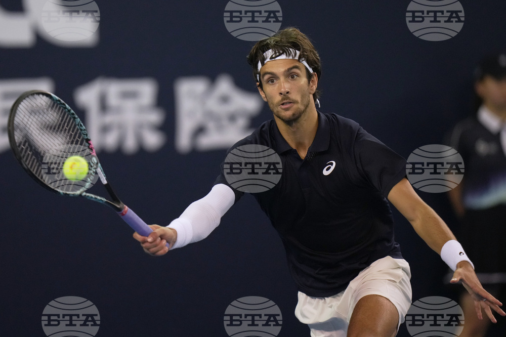 Лоренцо Музети и Андрей Рубльов се класираха за четвъртфиналите на турнира по тенис в Хонконг, Колман Вон поднесе изненада срещу Габриел Диало