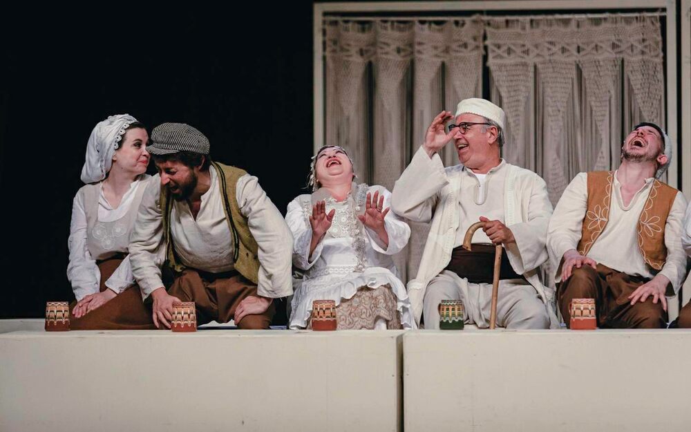 Драматичен театър „Борис Луканов“ – Ловеч: Спектакълът „Българи от старо време“ на 30 септември се мести от Ловешката крепост в читалището