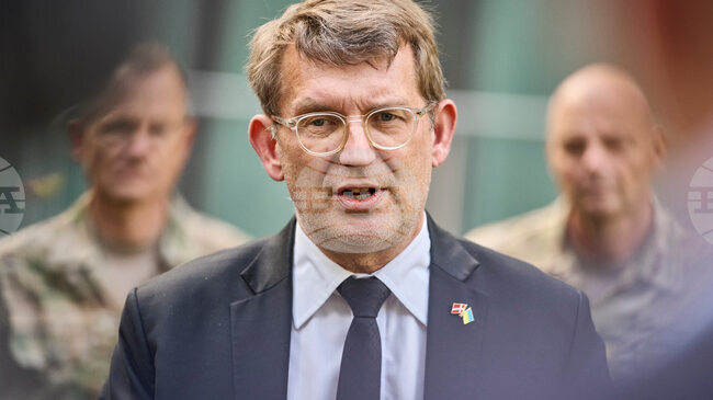 Дания ще засили военното си присъствие в Гренландия, заяви датският министър на отбраната