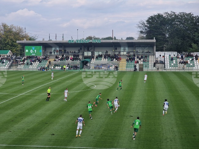 Хебър и Рилски спортист направиха нулево равенство в контролна среща, Пирин загуби от Миньор