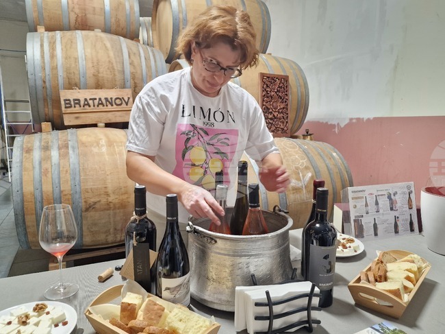 В "Братанов" ферментацията на вината е изцяло с естествените дрожди и това ги прави уникални, каза Таня Аврамова