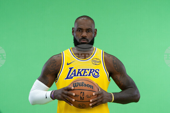 Звездата ЛеБрон Джеймс пропусна първата тренировка на Лос Анджелис Лейкърс