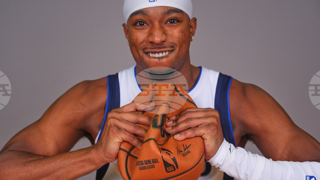 Гард на Далас Маверикс бе арестуван за притежание на марихуана