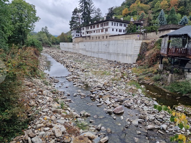 Regional Development Minister Reports 370 Violations at Construction Sites Near Rivers, Flood-Prone Areas