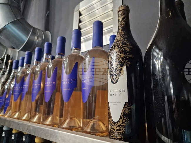 Село Змейово - винарна "Better Half Garage Wines"