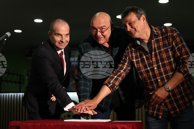 Ще запомним Георги Калоянчев като актьора, който не играеше ролите, а живееше в тях, каза министър Гроздан Караджов