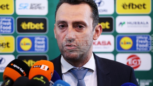 Министър Иван Пешев награди златните медалисти от Световното първенство по канадска борба