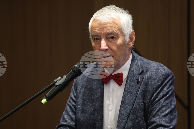 Насилието над лекари да се наказва със затвор, предлага председателят на Българския Червен кръст Христо Григоров 