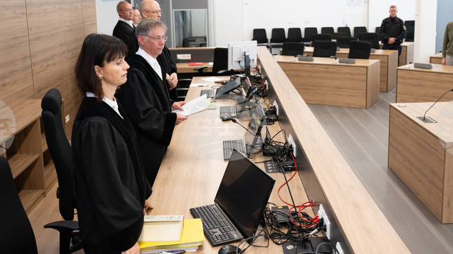 Осем души ще бъдат съдени в Германия по обвинения в заговор за установяване на нацистка държава