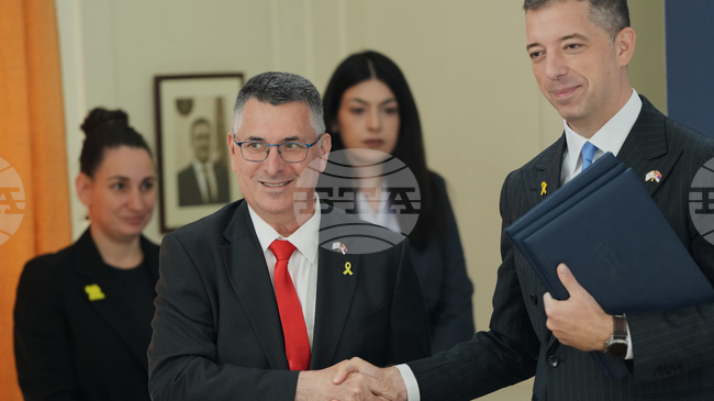 Сръбският външен министър Марко Джурич говори на иврит по време посещението си в Израел 