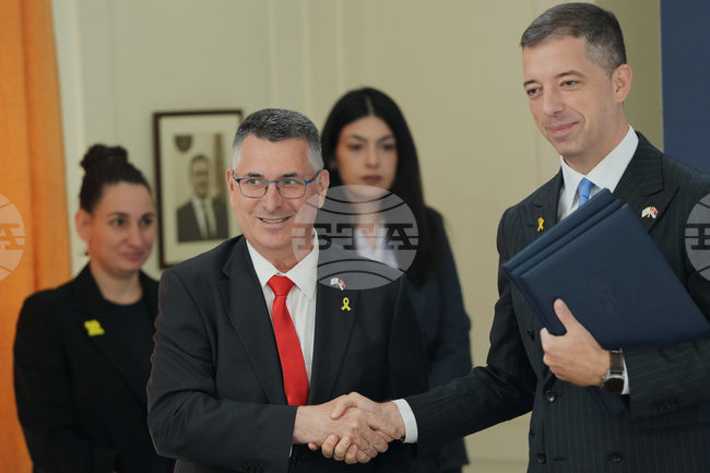 Сръбският външен министър Марко Джурич говори на иврит по време посещението си в Израел 