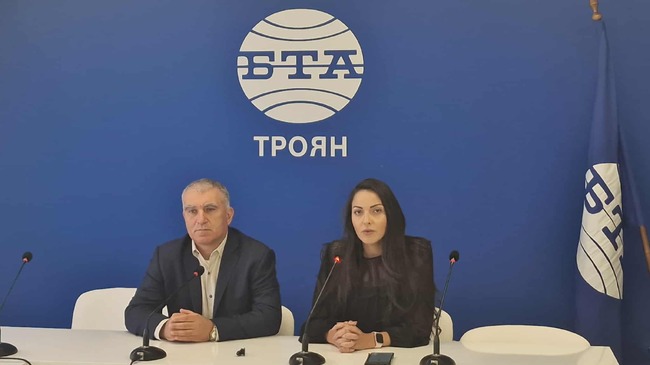 Пресконференция на депутата от ПП "Възраждане" Ивелин Първанов и Глория Данчева, общински съветник от групата на ПП "Възраждане" в Общински съвет - Априлци, във връзка с актуални проблеми с безводието  в няколко области