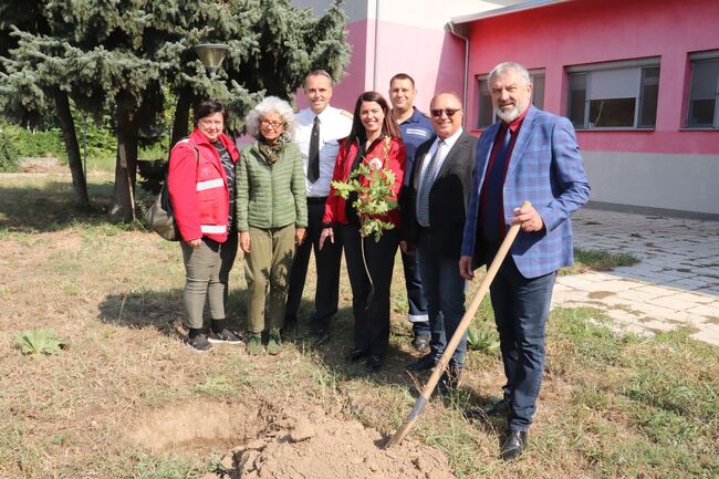 Засадиха дърво на приятелството между Русе и Гюргево пред Първа пожарна служба