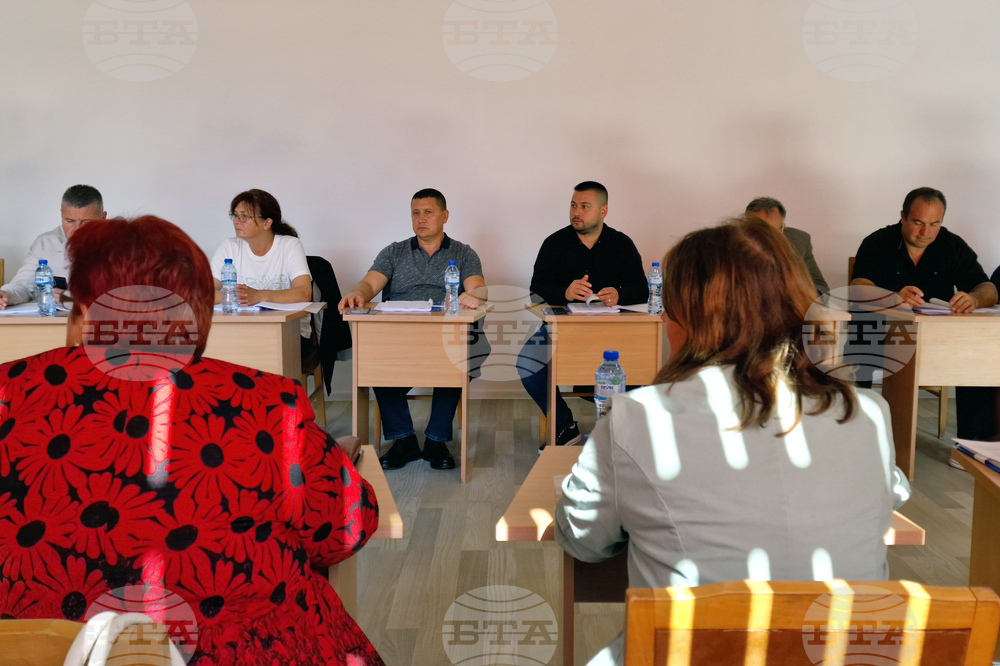 Общинските съветници във Велики Преслав гласуваха докладна записка за проблемите и дейностите в село Суха река