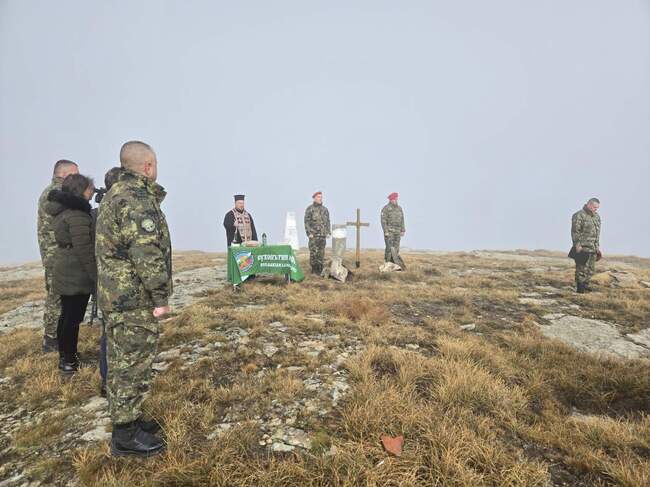 Военен ритуал-панихида се проведе на връх Каймакчалан за поредна година