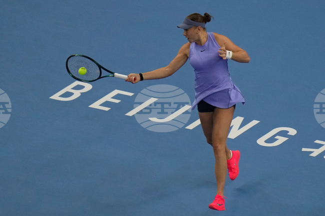 Аманда Анисимова достигна до четвъртфиналите на турнира по тенис в Пекин и ще срещне Джазмин Паолини в следващия си мач 