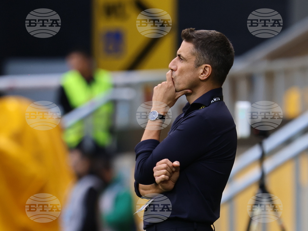 "Много съм доволен от отбора", каза старши треньорът на Левски Хулио Веласкес след успеха над Ботев (Пловдив) 