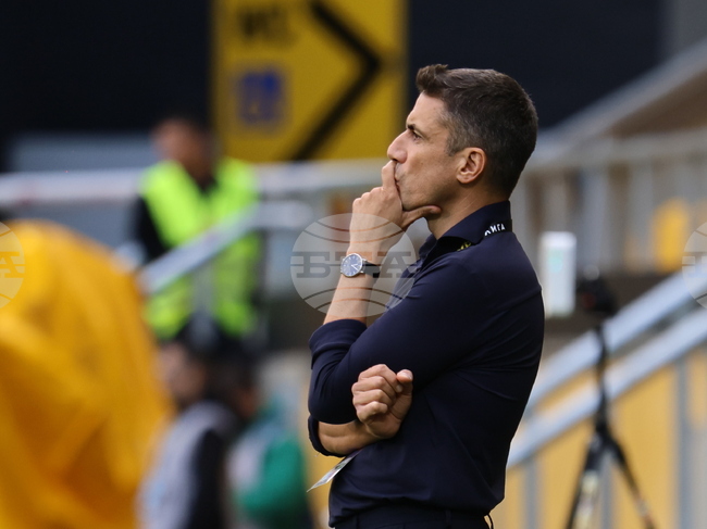 "Много съм доволен от отбора", каза старши треньорът на Левски Хулио Веласкес след успеха над Ботев (Пловдив) 