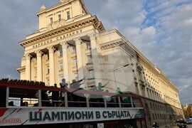 Национален отбор на България по волейбол - посрещане - парад - автобус
