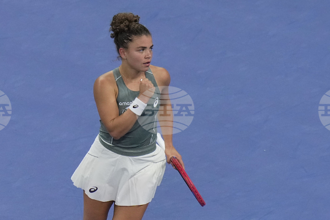 Джазмин Паолини победи Белинда Бенчич и достигна до полуфиналите на турнира по тенис в Нинбо, Елена Рибакина също записа победа