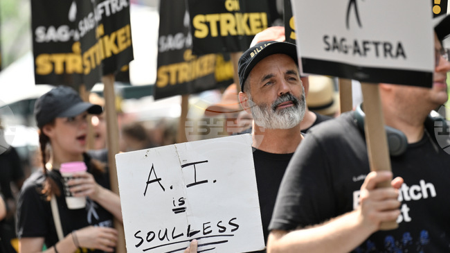 Британските актьори се противопоставят на навлизането на изкуствения интелект в киното, следвайки примера на Холивуд