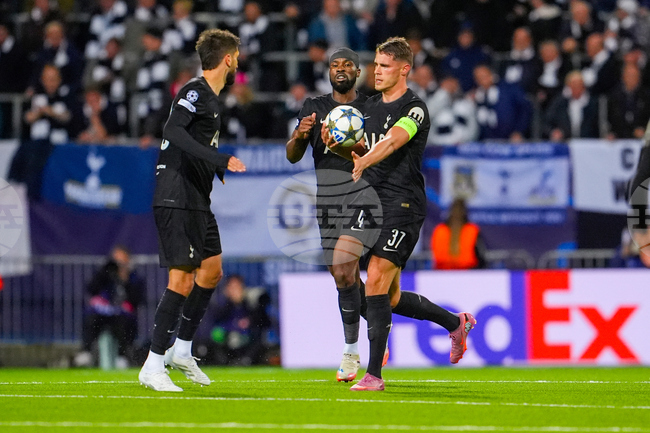 Томас Франк смята, че Мики ван де Вен има голямо бъдеще в Тотнъм