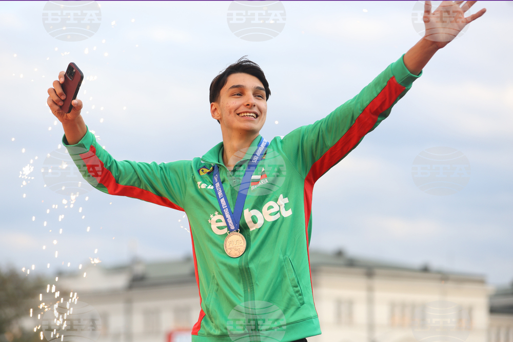 Локомотив Новосибирск със Симеон Николов се наложи над Горкий Нижний Новгород в руската волейболна Суперлига