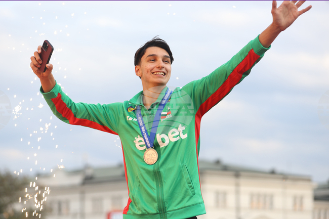 Националът Симеон Николов и Локомотив Новосибирск записаха 11-а победа в руското волейболно първенство