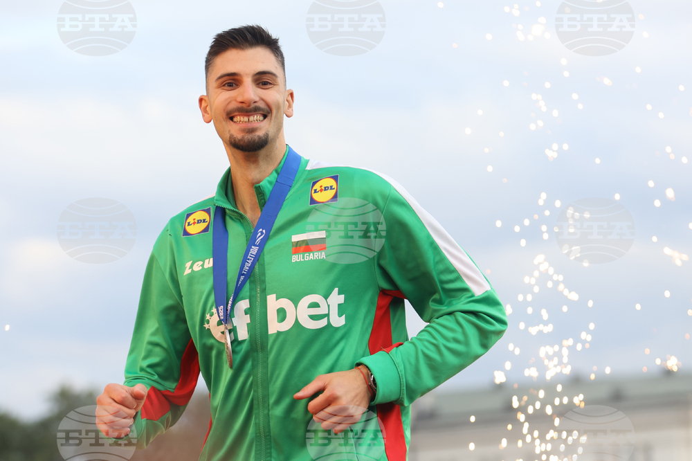 От Българската волейболна федерация поздравиха Алекс Грозданов, който спечели с Богданка Люблин Суперкупата на Полша