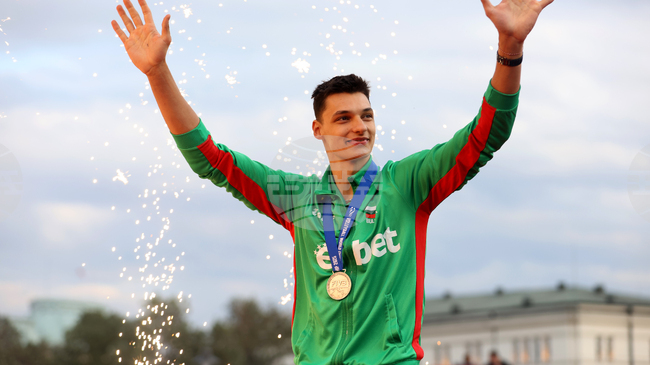 Пътят е дълъг, предупреди Александър Николов след победата на Чивитанова над Тренто