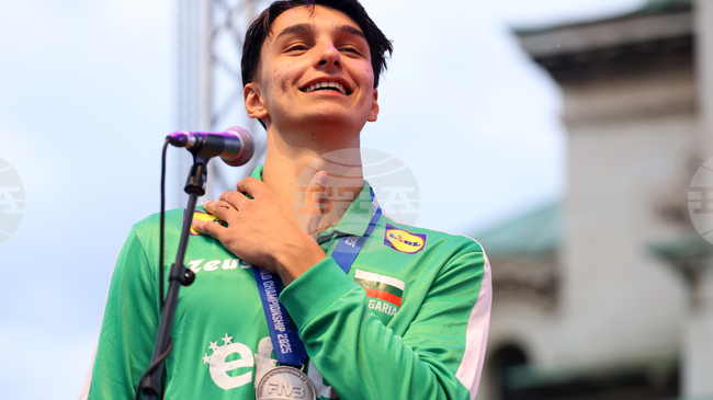 Локомотив Новосибирск със Симеон Николов се наложи над Оренбург